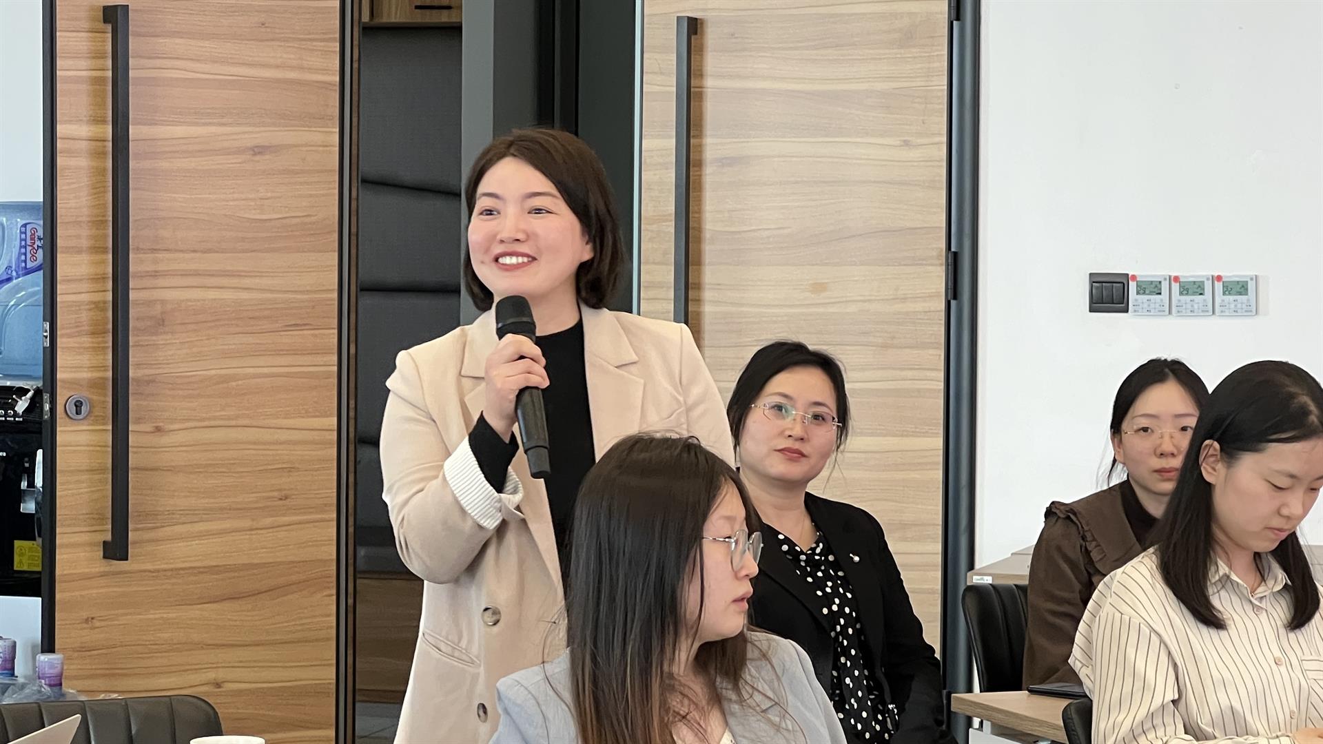 读书分享会现场 (5).JPG 读书分享会现场 (5).JPG