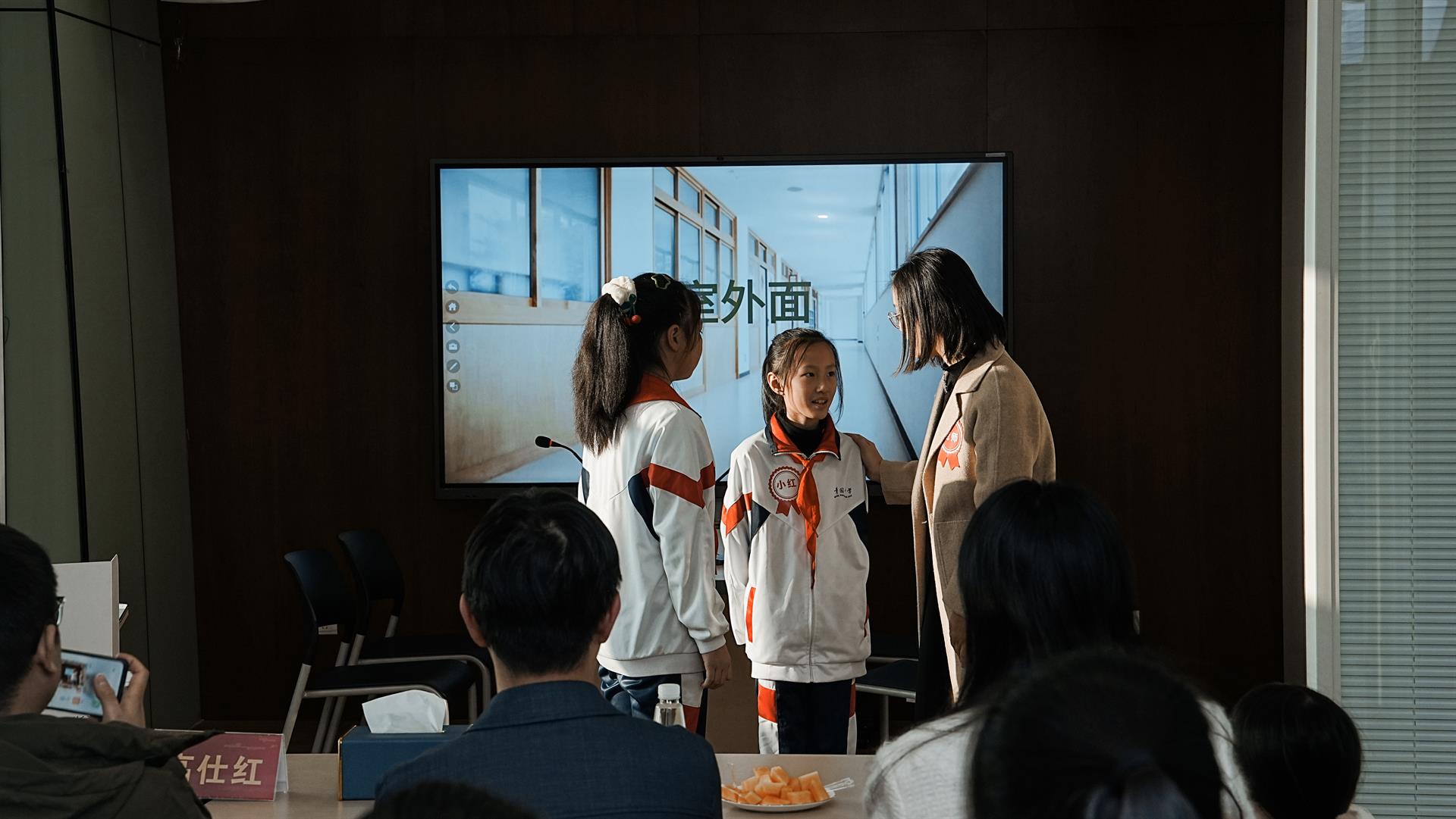 08 萤萤之光情景剧2.jpg 08 萤萤之光情景剧2.jpg