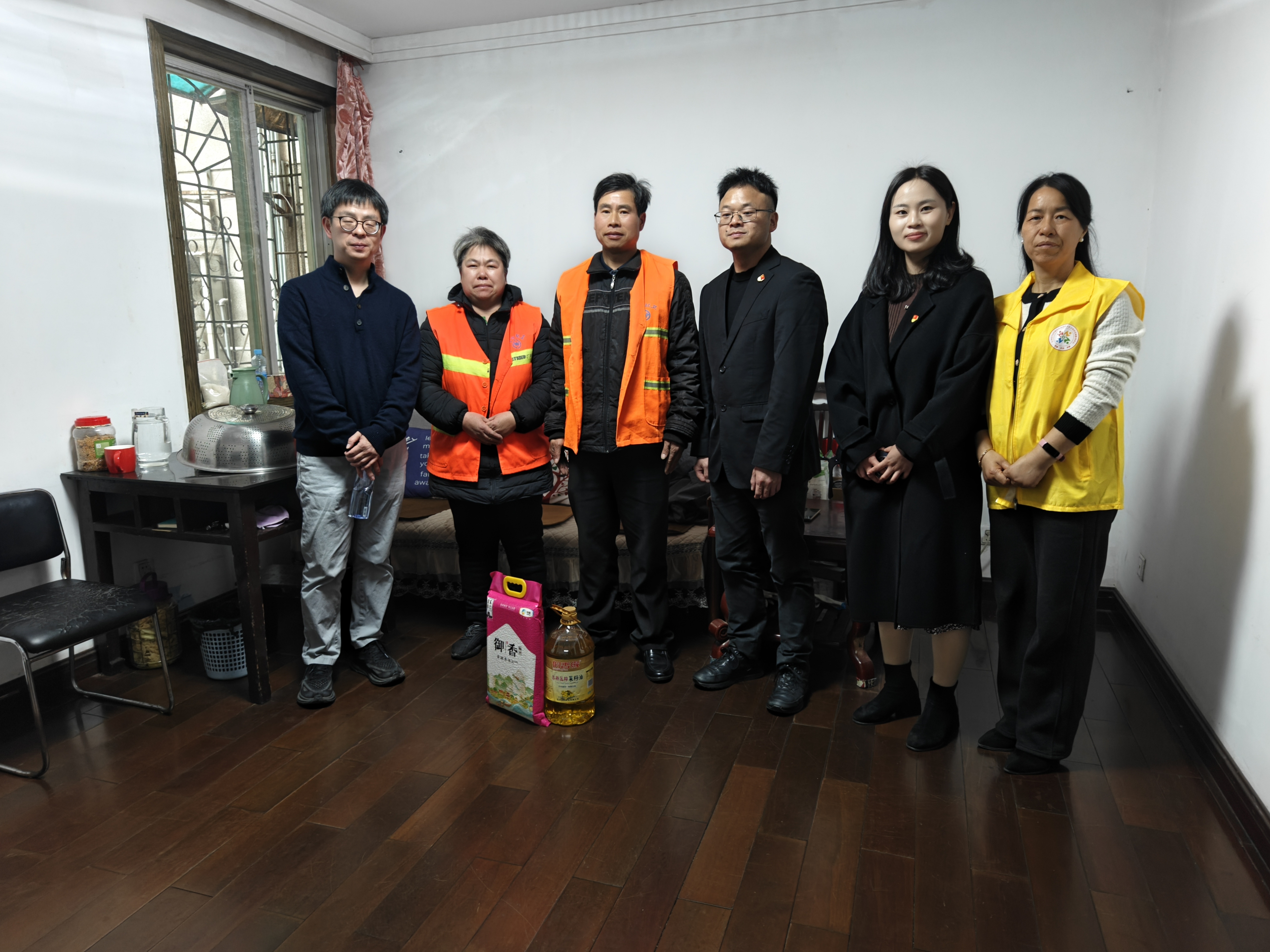 杏花园社区慰问_张乐夫 刘爱良 (3).jpg