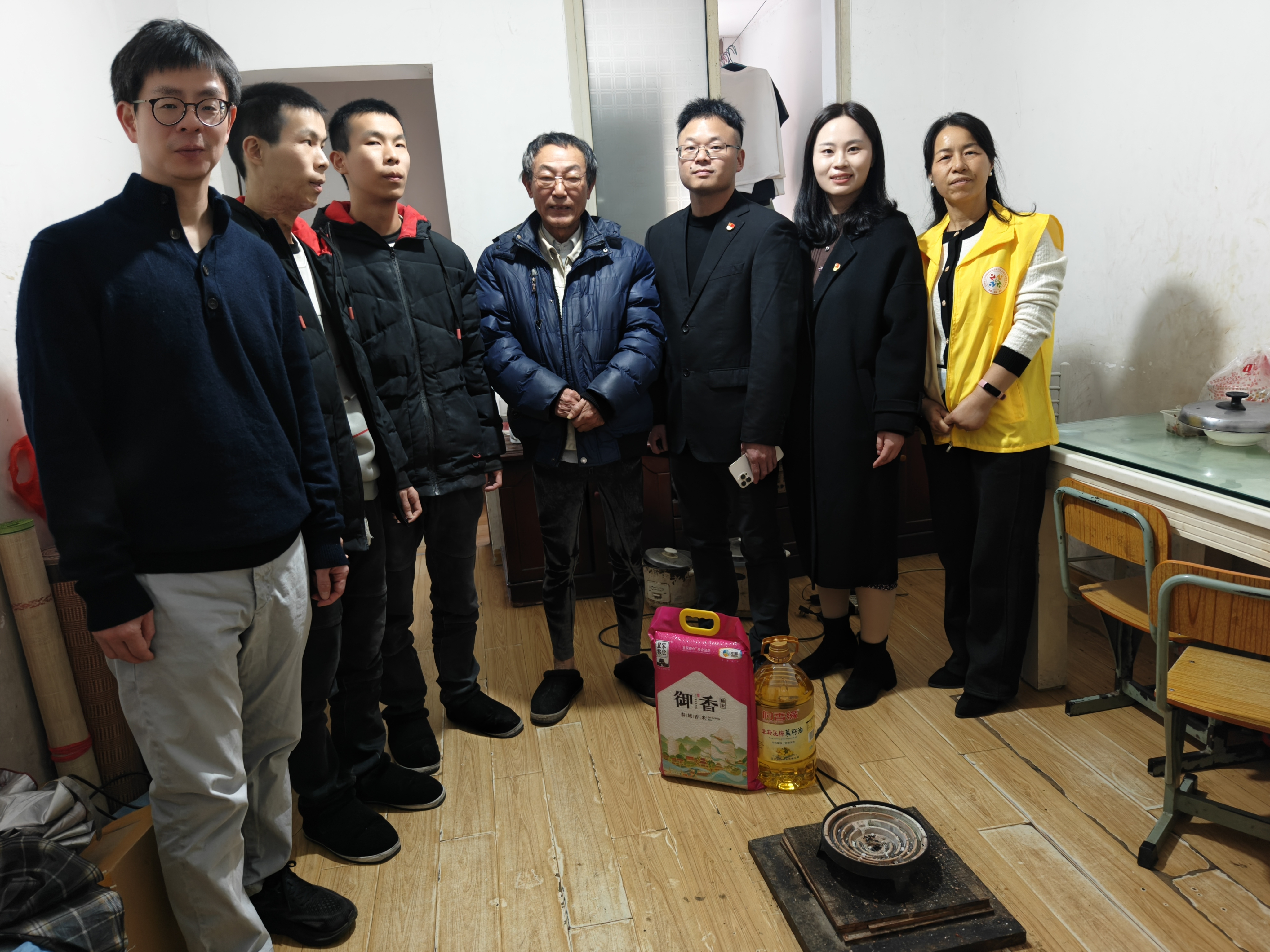 杏花园社区慰问_张乐夫 刘爱良 (5).jpg